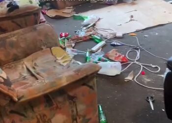 KEADAAN rumah didiami sekumpulan lelaki di Dunedin, New Zealand. - AGENSI