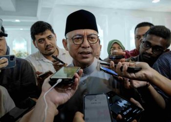RAZALI Idris pada Majlis Sambutan hari raya BERSATU bersama media di  Wangsa Maju. - UTUSAN/M Firdaus M Johari