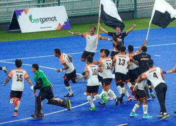 Pasukan hoki Pahang meraikan kemenangan selepas menewaskan Johor pada Sukan Malaysia ke-20 - MSN 2022 di Stadium Hoki Nasional Bukit Jalil. UTUSAN/FARIZ RUSADIO
