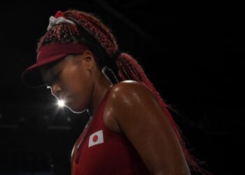 NAOMI Osaka kecewa dan sedih selepas tersingkir di pusingan ketiga di Sukan Olimpik Tokyo 2020 kepada Marketa Vondrousova dari Republik Czech.-AFP