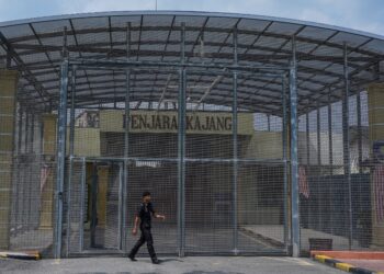 MENURUT Seksyen 309 Kanun Keseksaan, sesiapa sahaja yang cuba membunuh diri boleh dihukum penjara hingga setahun atau denda atau kedua-duanya. – UTUSAN/AMIR KHALID