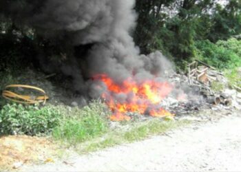 SEBANYAK 61 kawasan titik panas dikenal pasti JBPM di Pulau Pinang yang berisiko mengalami kebakaran akibat cuaca panas dan kering yang dialami ketika ini.