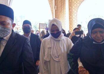 MUTAKHIR ini hangat diperkatakan tentang perintah komital yang dikeluarkan terhadap bekas isteri ahli perniagaan terkemuka dalam negara. – UTUSAN/MUHAMAD IQBAL ROSLI