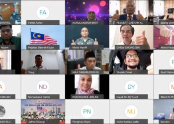 SESI Townhall Inisiatif Pemimpin Advokasi Covid (I-PAC) Kluang 2021 secara maya melalui laman Facebook Pejabat Daerah Kluang, Johor.