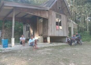 MASYARAKAT Orang Asli di Kampung Ruai pernah dikenakan PKPD pada akhir Julai lalu. – FOTO MEDIA SOSIAL