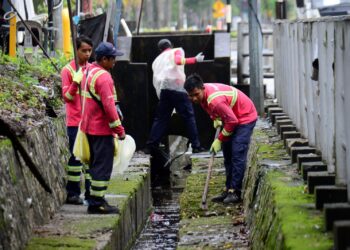 Kesukaran hidup yang dihadapi pekerja khususnya golongan B40 semakin membimbangkan. 
– UTUSAN/SHAIKH AHMAD RAZI