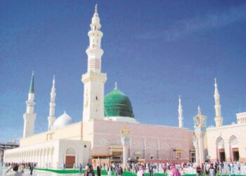Menziarahi makam Nabi SAW di Masjid Nabawi, Madinah adalah salah satu tanda kasih kita kepada Rasulullah, insan pembawa rahmat bagi sekalian alam.
