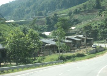 KAMPUNG Sungai Kabuk dan dua perkampungan berjiran pernah dikenakan PKPD akhir Ogos lalu akibat daripada seorang penduduk yang demam. – MEDIA SOSIAL
