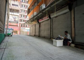 SEBANYAK 580,000  perniagaan dalam sektor perusahaan kecil dan sederhana boleh lumpuh jika masih tidak dibenarkan beroperasi menjelang Oktober ini. - UTUSAN/FARIZ RUSADIO
