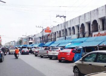 HATYAI, Thailand kembali hidup dengan kehadiran pelancong dari Malaysia selepas perkhidmatan tren ulang alik Padang Besar-Hatyai beroperasi semula Jumaat lalu. - FOTO/ASYRAF MUHAMMAD