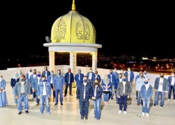 TUANKU SYED FAIZUDDIN PUTRA JAMALULLAIL bersama Tuanku Hajah Lailatul Shahreen Akashah Khalil pada majlis santapan malam Tuanku Canselor bersama ketua-ketua jabatan Unimap 2022 di Bangunan Canselori Kampus Alam Pauh Putra, Arau, Perlis hari ini.- UTUSAN