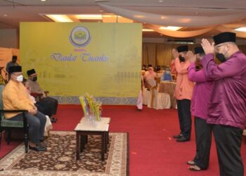 TUANKU Syed Faizuddin Putra Jamalullail pada majlis anugerah perkhidmatan terpilih dan anugerah keterampilan agensi di bawah MAIPs 2021 di Hotel Putra Regency, Kangar, Perlis.