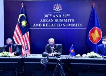 ISMAIL Sabri Yaakob (tengah) ketika berucap mengetuai delegasi Malaysia pada Sidang Kemuncak ASEAN dengan China dan Korea Selatan hari ini. – IHSAN WISMA PUTRA