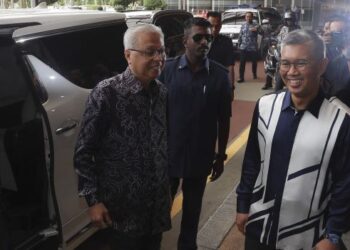 ISMAIL Sabri Yaakob tiba di Kementerian Kewangan bagi meninjau persiapan perbentangan Bajet 2023 di Putrajaya. - FOTO/FAISOL MUSTAFA