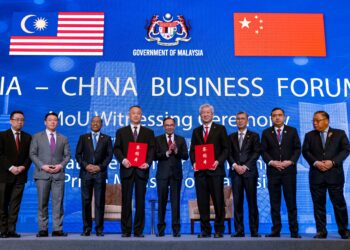 PELABURAN dari China berpotensi untuk mewujudkan pekerjaan baharu, meningkatkan pelaburan langsung asing (FDI) dan menaik taraf infrastruktur negara. – PEJABAT PERDANA MENTERI