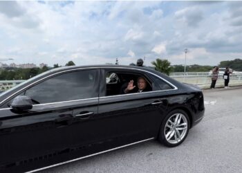 ISMAIL Sabri Yaakob tiba di Bangunan Perdana Putra, Putrajaya bagi menyampaikan perutusan khas. - UTUSAN/MOHD HUSNI MOHD NOOR