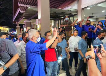 ISMAIL Sabri Yaakob hadir ke Pusat Gerakan BN di Ayer Keroh bagi melihat sendiri keputusan terkini PRN Melaka.