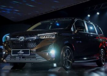 PELANCARAN Perodua Alza serba baharu di Pusat Konvensyen Kuala Lumpur (KLCC). - UTUSAN/FARIZ RUSADIO