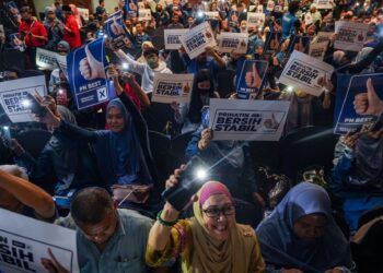 RAKYAT mahukan manifesto yang bersifat menyeluruh dan mencakupi semua lapisan masyarakat tanpa ada satu pun golongan terpinggir. – UTUSAN/MUHAMAD IQBAL ROSLI