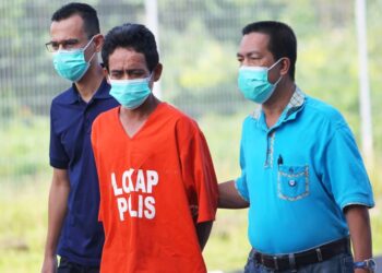 MOHD. Zamri Mohd. Zakariyah dihadapkan di Mahkamah Sesyen Kota Bharu, Kelantan atas pertuduhan membakar pondok bit polis di Jelawat, Bachok, dua minggu lalu. - UTUSAN/ZULHANIFA SIDEK
