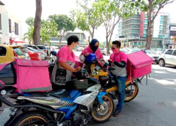 Ramai lepasan sekolah memilih untuk bekerja sebagai penghantar makanan sebelum menyambung pengajian ke universiti atau mendapat peluang pekerjaan lebih baik.