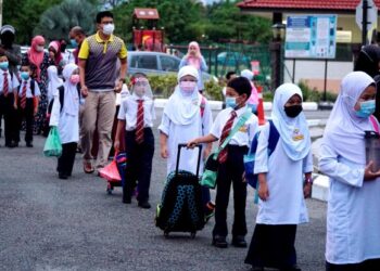 Kementerian Kesihatan tiada bukti kanak-kanak bawah 12 tahun memerlukan vaksin Covid-19. - Gambar hiasan