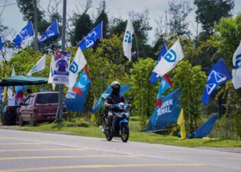 Hanya negeri di bawah Barisan Nasional (BN) mahu bubar serentak dengan pembubaran Parlimen semalam. - UTUSAN/FARIZ RUSADIO