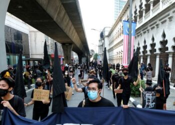 TANGGAL 19 Ogos lepas, seramai 31 peserta himpunan mengenang lebih 13,000 rakyat yang kehilangan nyawa akibat Covid-19 ditahan di Dataran Merdeka pada malam itu dan dihantar ke IPD Dang Wangi.