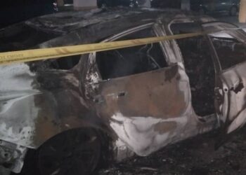 KEADAAN kereta yang terbakar 90 peratus dalam kejadian di Kondominium Cyberjaya, Smart Home, semalam.