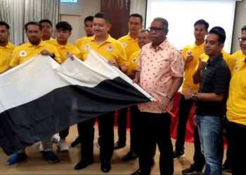 BARISAN pemain Pahang Mammoth diperkenalkan dalam satu majlis di Kuantan, hari ini.