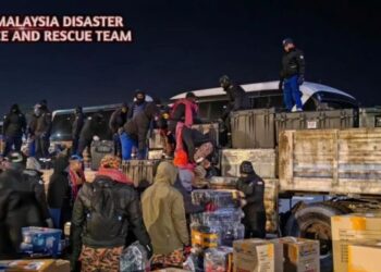 KUMPULAN kedua Pasukan Mencari dan Menyelamat Khas Malaysia (SMART) selamat mendarat di Lapangan Terbang Gaziantep, Turkiye awal pagi tadi.
