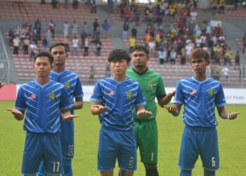 SKUAD bola sepak pekak Malaysia mengadakan perlawanan persahabatan dengan All Stars Japan (skuad normal) sebagai persediaan menghadapi Kejohanan Bola Sepak Pekak Dunia keempat di Stadium Cheras baru-baru ini.