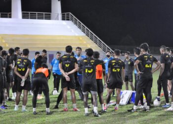 PERAK FC yang sentiasa menerima sokongan padu daripada penyokong berdepan risiko ‘ditendang’ daripada Liga Perdana jika pihak pengurusan masih gagal melunaskan gaji mereka.