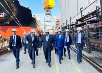DELEGASI Leaptec diketuai Pengarah Urusan Kumpulan LBS dan Leaptec, Datuk Wira Joey Lim Hock Guan, dan Ketua Menteri Melaka, YAB Datuk Seri Ab Rauf Yusoh meninjau kawasan limbungan Desan.