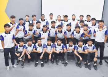 GRADUAN Akademi Mokhtar Dahari mampu menyumbang kepada pembinaan skuad kebangsaan yang mantap, namun mengharapkan sistem itu semata-mata tidak memadai.  - IHSAN AMD