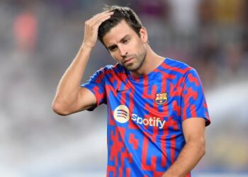 GEGARD Pique lebih banyak memanaskan bangku simpanan Barcelona musim ini.