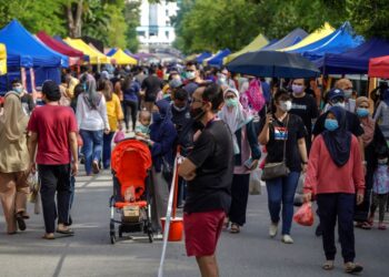 Pembukaan sekolah dan pergerakan masyarakat lebih aktif antara penyumbang peningkatan semula kes Covid-19. - GAMBAR HIASAN