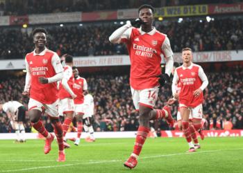 EDDIE Nketiah merainkan jaringannya ketikla menentang Manchester United aal pagi tadi di Stadium Emirates.