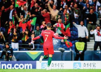 “Sekali lagi, bersedia untuk menaikkan nama Portugal ke tahap tertinggi.


“Terdapat 26 nama dalam senarai Tuan Fernando Santos dan kami semua dipanggil! Ayuh Portugal,” katanya.