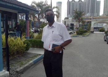 AHLI Parlimen Jelutong, RSN Rayer hadir memberi keterangan berhubung perarakan di Dataran Merdeka di Ibu Pejabat Polis Daerah (IPD) Timur Laut, Georgetown, Pulau Pinang, hari ini.