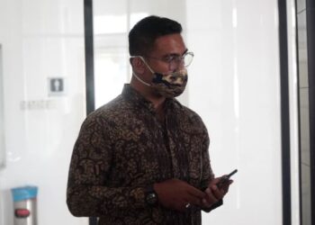 RIKI Sapari pada perbicaraan kes rogol pembantu rumah warga Indonesia melibatkan Paul Yong Choo Kiong di Mahkamah Tinggi Ipoh hari ini. - FOTO/ZULFACHRI ZULKIFLI