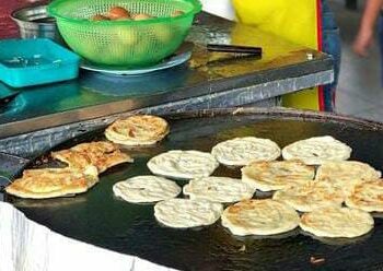 KPDNHEP masih mengesan peniaga yang didakwa menjual roti canai kosong berharga RM4 di Langkawi, Kedah, baru-baru ini.