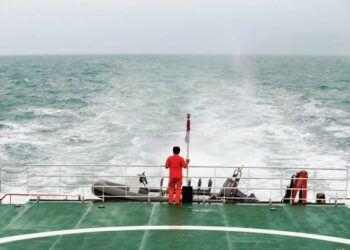 DAYA tarikan kerjaya di laut semakin merosot dan dijangka mengancam populasi pelaut tempatan mahir. 
– UTUSAN