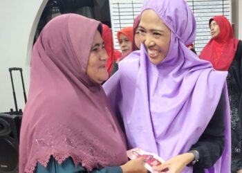 RAHAYU Tajuddin menjadikan bapanya sebagai inspirasi dalam meneruskan kepemimpinan parti hari ini.