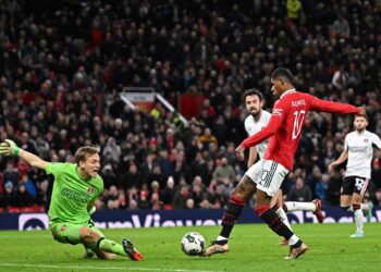 Rashford merobek gawang  Charlton Athletic sebanyak dua kali  untuk membantu United mara ke separuh akhir Piala Liga.-AFP