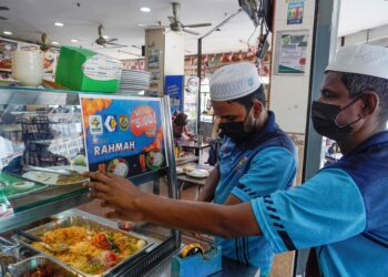 LATIHAN industri di restoran mamak beri peluang pelajar mempelajari selok-belok pengurusan perniagaan penyediaan makanan. - GAMBAR HIASAN
