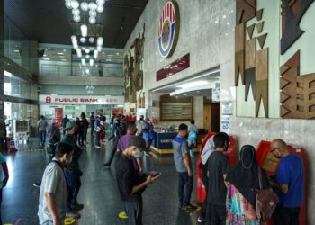 PENGELUARAN khas wang Kumpulan Wang Simpanan Pekerja (KWSP) kepada ahli tidak aktif dapat
membantu mereka meneruskan kelangsungan hidup.