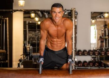 CRISTIANO Ronaldo menjalani latihan sendiri di rumah dan masih tidak menyertai sesi bersama Manchester United.