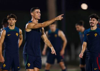 CRISTIANO Ronaldo menyertai sesi latihan sebelah malam, namun tidak melakukan latihan keras dan belum pasti diturunkan menentang Korea Selatan.