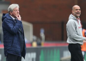 ROY Hodgson (kiri) bersedia dibenci oleh Pep Guardiola jika berjaya membawa Watford mengejutkan Manchester City hari ini.